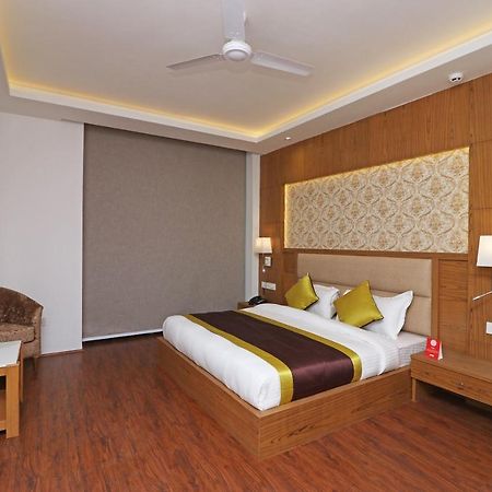 Capital O Hotel Star Inn Near Chhatarpur Metro Station New Delhi Extérieur photo