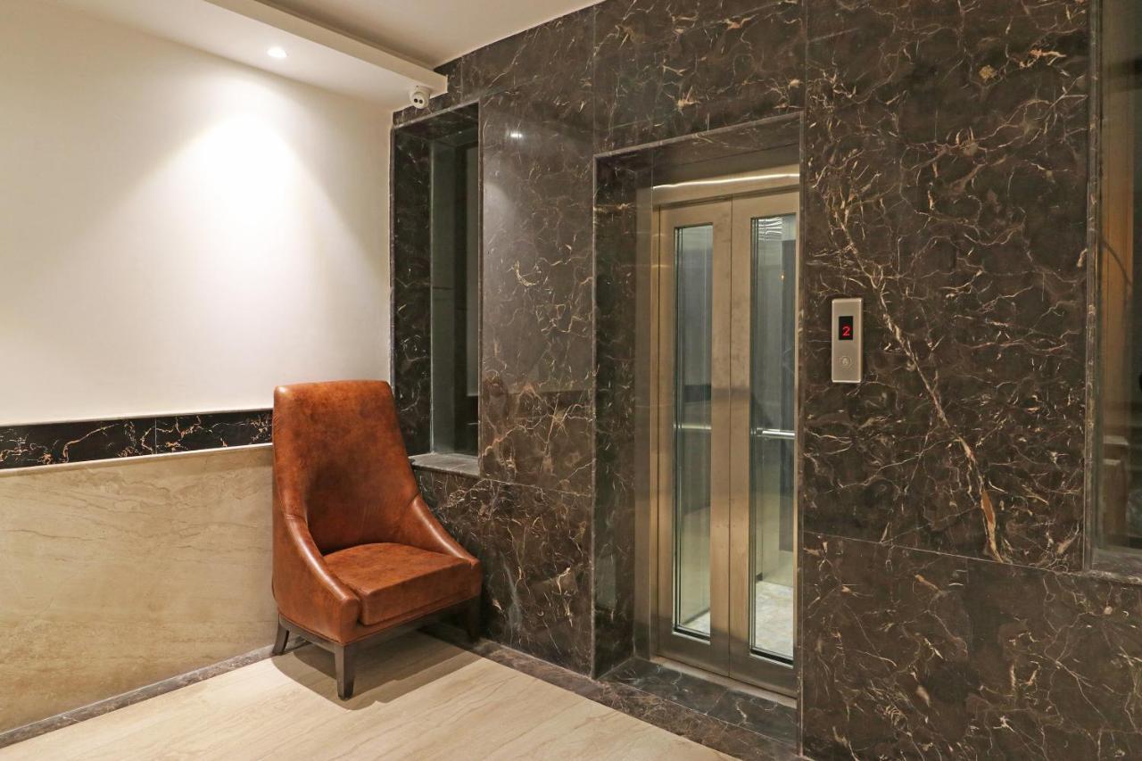 Capital O Hotel Star Inn Near Chhatarpur Metro Station New Delhi Extérieur photo