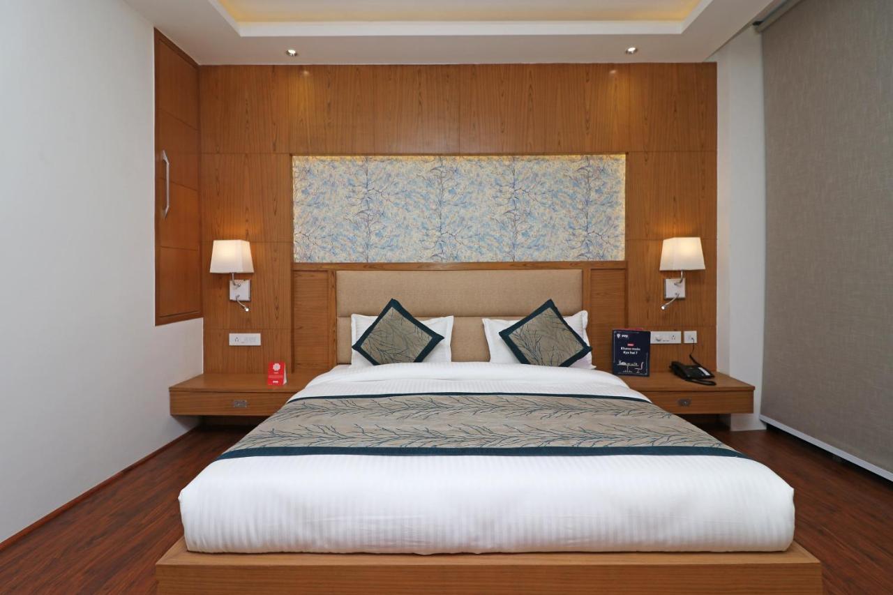 Capital O Hotel Star Inn Near Chhatarpur Metro Station New Delhi Extérieur photo