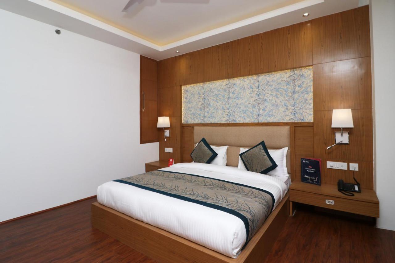 Capital O Hotel Star Inn Near Chhatarpur Metro Station New Delhi Extérieur photo