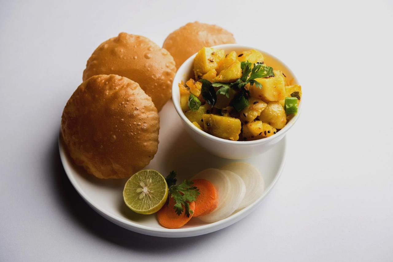 Capital O Hotel Star Inn Near Chhatarpur Metro Station New Delhi Extérieur photo